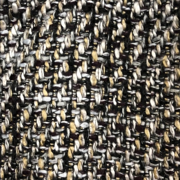 The Limited Woven Mini Skirt (10) - Picture 7 of 8